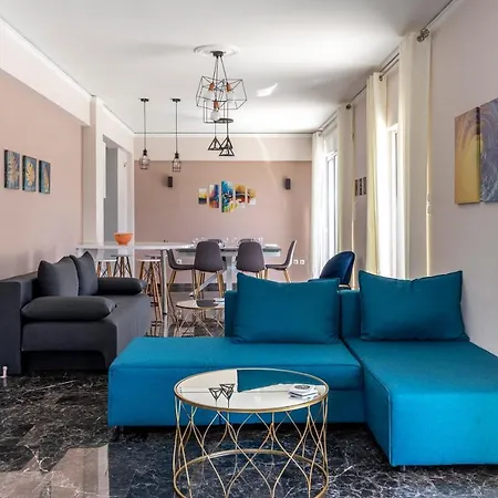 Apartment Penthouse In The Heart Of / Koukaki Area Athens